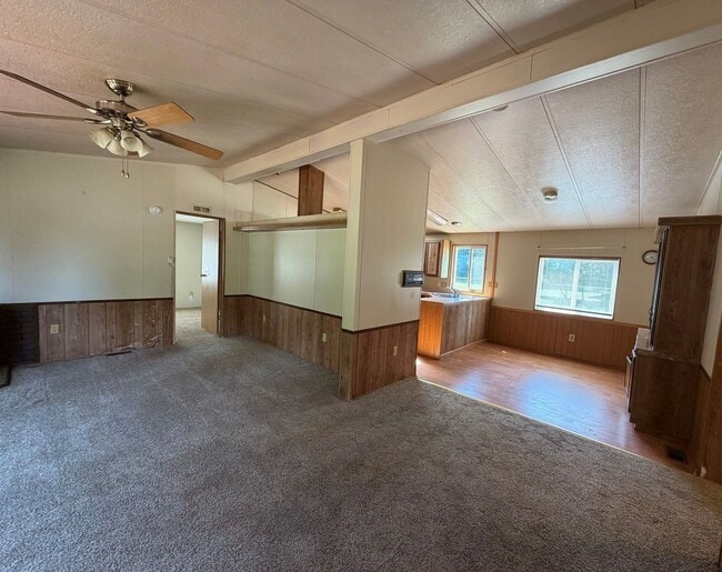 Photo - 3 bedroom 2 bath manufactured home in Arlington