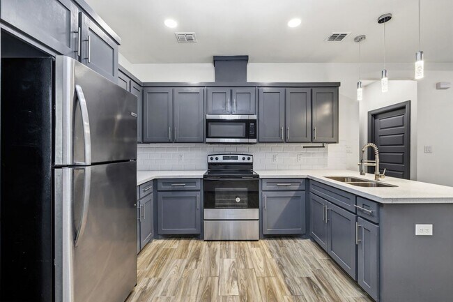 Photo - 1408 E Hibiscus Ave Unit 2