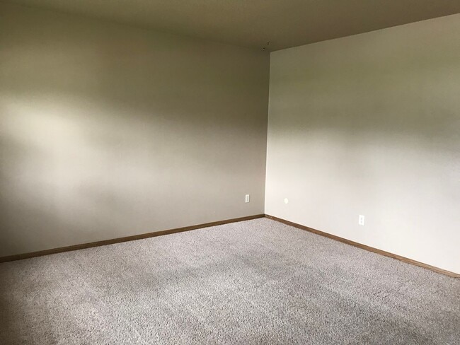 Photo - 718/720 6th St NE Unit 718