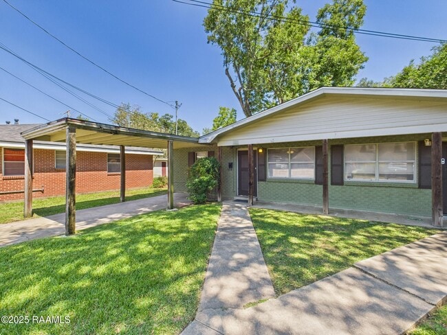 Photo - 1618 W St Mary Blvd