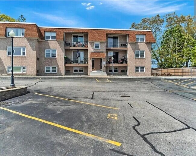 1803 Mineral Spring Ave Unidad B 14