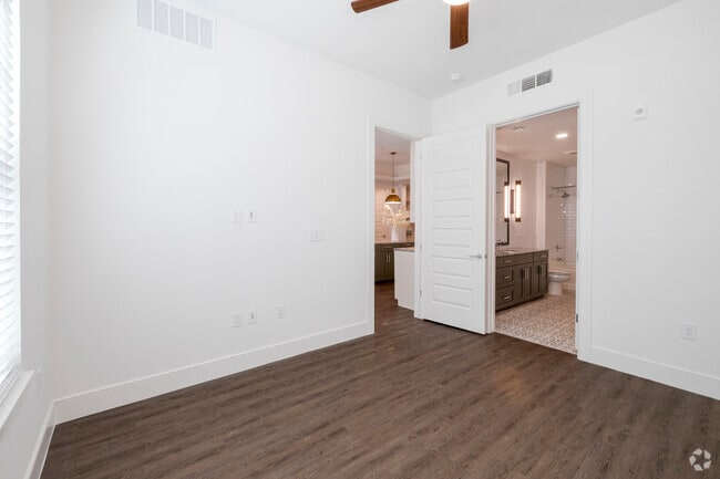 2BR, 2BA - 1,063SF - Main Bedroom