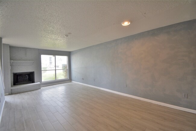 Photo - 260 El Dorado Blvd Unidad 204