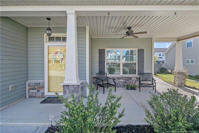 Photo - 688 Stonebriar Ave