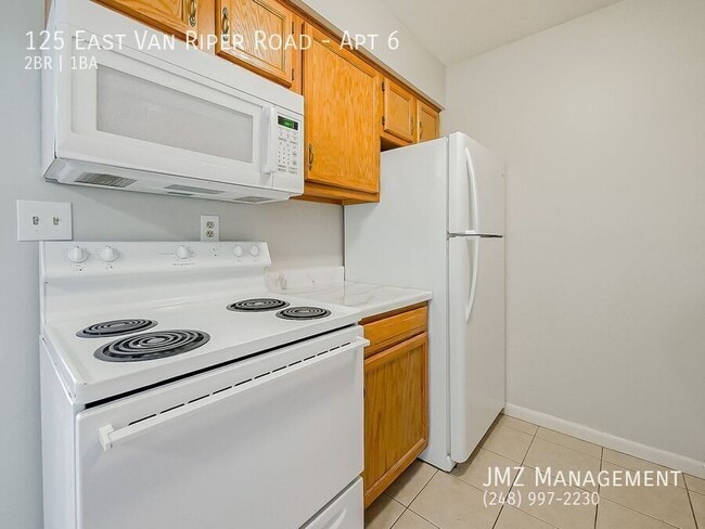 Photo - 125 E Van Riper Rd Unit Apt 6