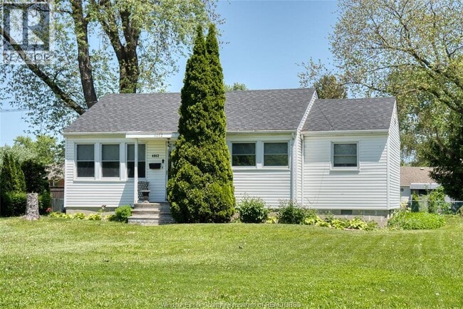 Photo - 4062 Roseland Dr E