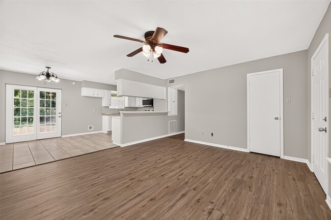 Photo - 102 Libby Cir