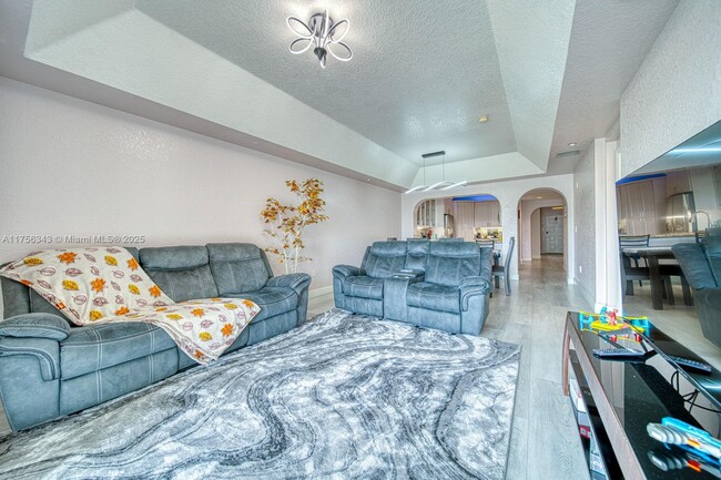 Photo - 10700 NW 66th St Unidad 309 Rental