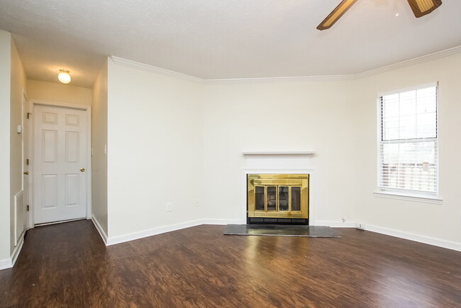 Photo - 1480 Devon Mill Way