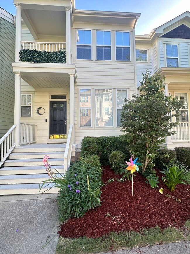 Building Photo - 503 Village Loop Dr Rental