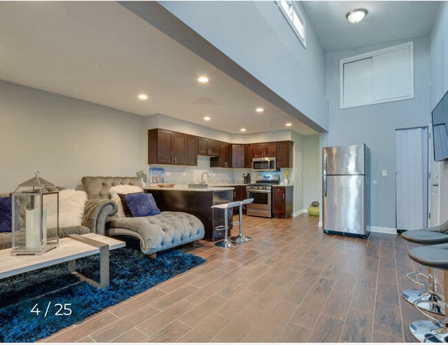 Photo - 8136 S Kedzie Ave