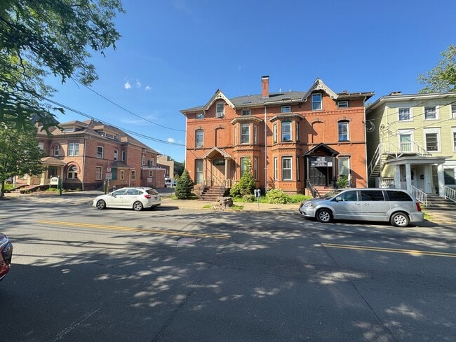 Photo - 59 Trumbull St Unit 7
