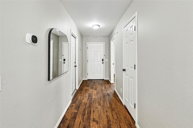 Photo - 6813 Sabrina Dr