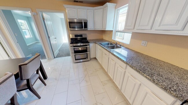 Photo - 342 Chester St