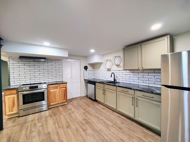 Photo - 7770 S Kit Carson Dr Unidad 2