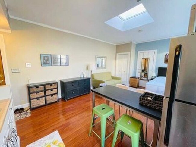1411 Commonwealth Ave