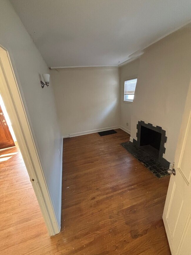 Photo - 2634 Calverton Rd Unidad 2634 Calverton Road Lower