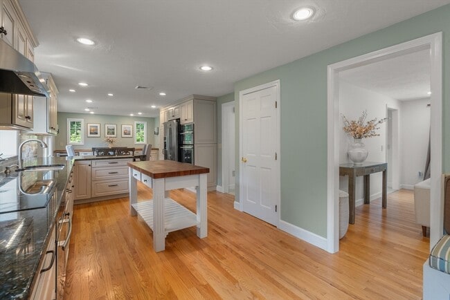 Photo - 322 Concord Rd