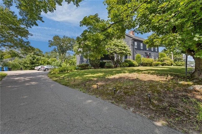 1 Sayles Hill Rd