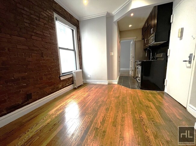 East 13th Street - East 13th Street Apartment Unit 4C