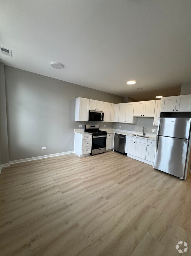 Building Photo - 4007 W School St Rental