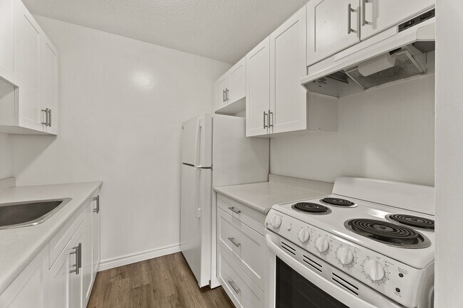 Photo - Rivershore Tower Apartments