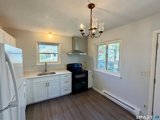 Photo - 84 Wilmot St