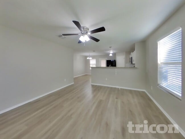 Photo - 6647 Hartnet Fields