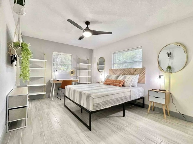 Photo - 1213 Corbett Ln Unit 1