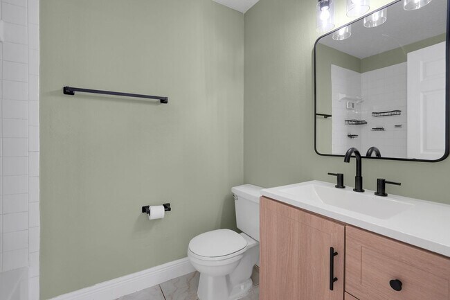 Photo - 810 Valnera Ct