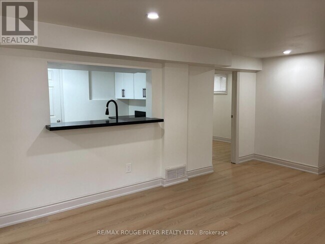 Photo - 121 Lupin Dr