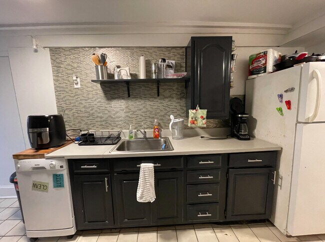 Photo - 682 Parker St Unidad 7