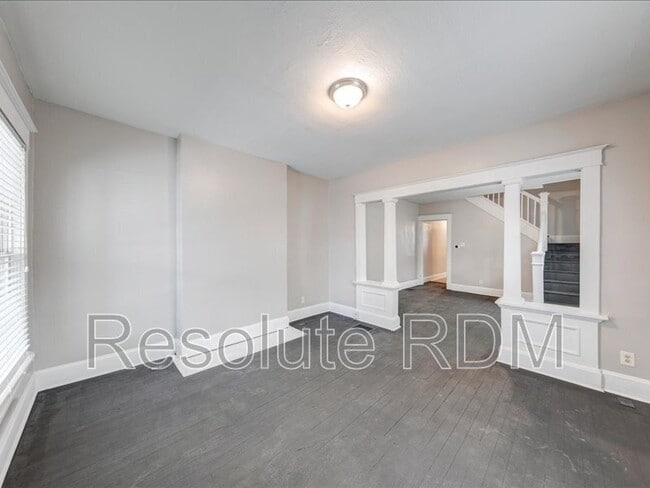 Photo - 1624 Yandes St