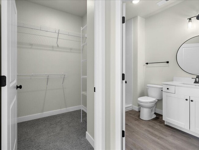 Photo - 8 Jaro Wy Unidad 204