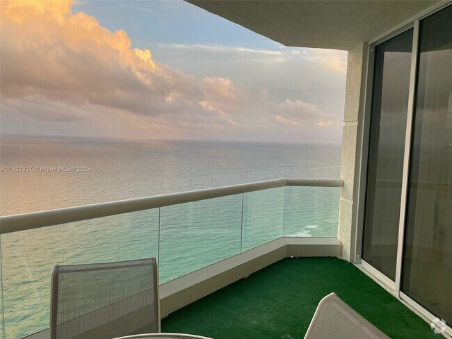 Building Photo - 17875 Collins Ave Unit 4102 Rental