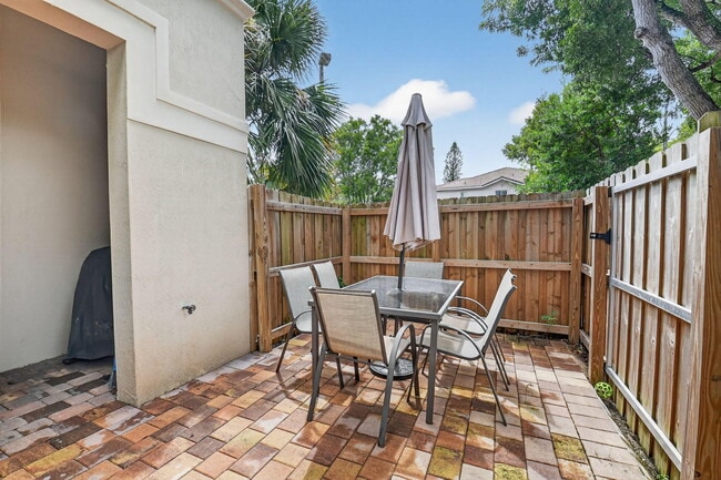 Photo - 2622 Webb Ave