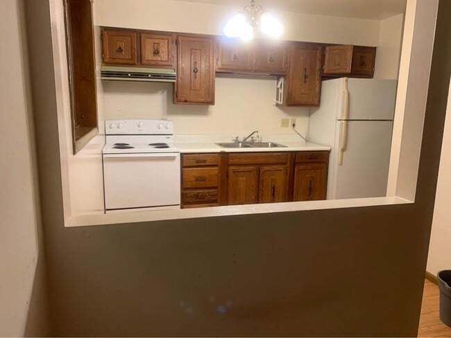 Building Photo - 41 Crescent Rental