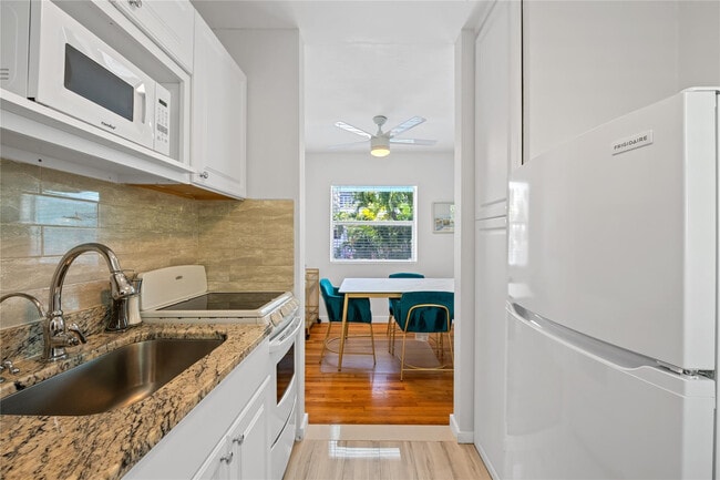 Photo - 3015 Seville St Unit 7