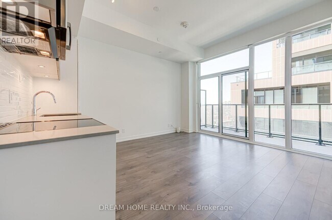 Photo - 270 Dufferin St Unité 1110