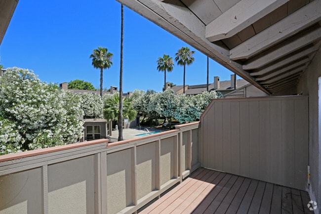 2BR, 1.5BA Sierra Grand