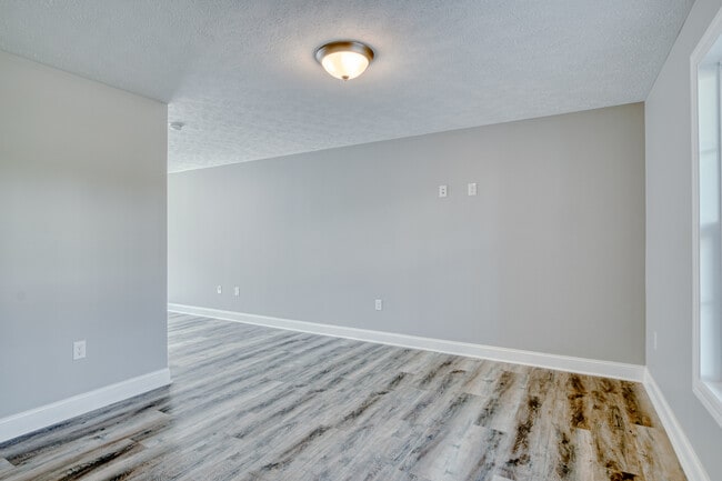 Photo - 150 Twisted Oak Dr NW