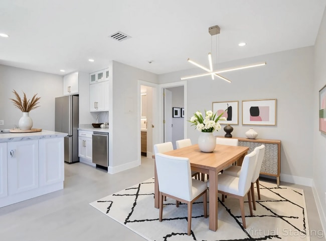 Building Photo - 7 Crossings Cir Unit H