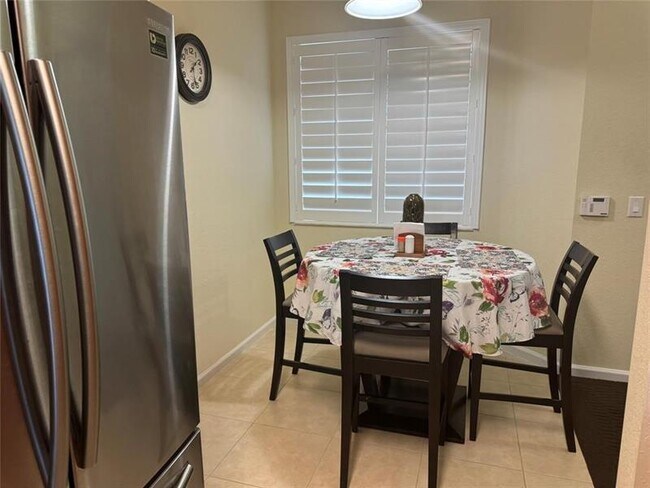 Photo - 3500 Oaks Clubhouse Dr Unidad 204