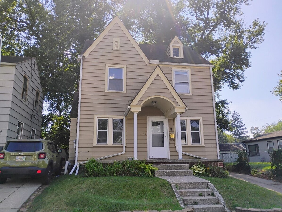 3 Bedroom House - 3 Bedroom House