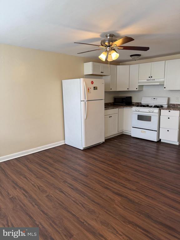 Photo - 7122 Clinton Rd