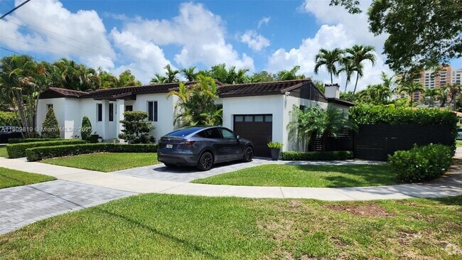 Building Photo - 3210 SW 19th Ter Rental