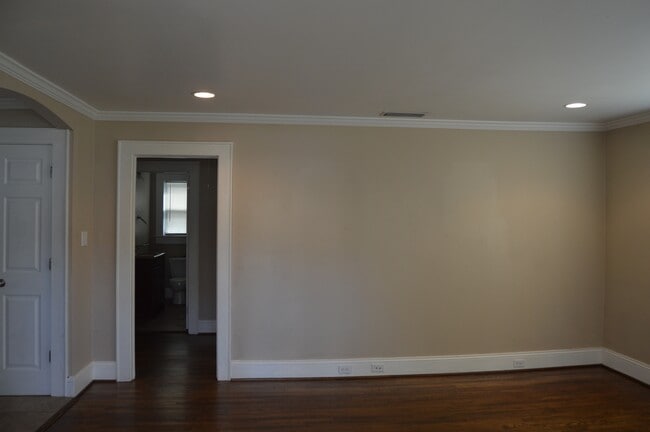 Photo - 313 W Bingham St