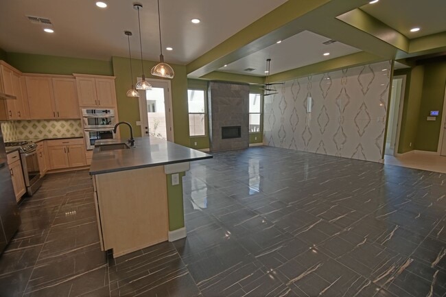 Photo - 4bd/3ba Spacious Home Available in the North Valley!