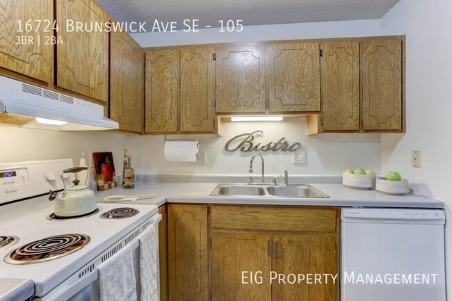Photo - 16724 Brunswick Ave SE Unit 105