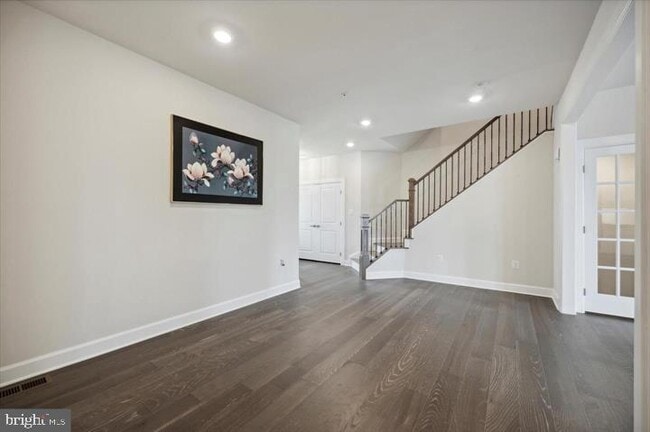 Photo - 325 Piper Ln